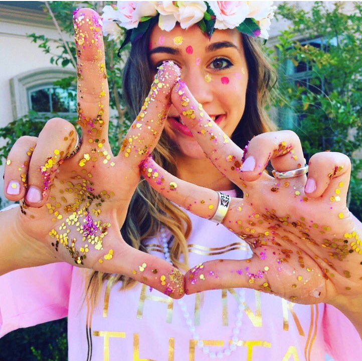 4 WEEKS FROM TODAY IS BID DAY ‼️🙌🏻🎊🎉💖 #TechRec17 #gogreek #thinktheta