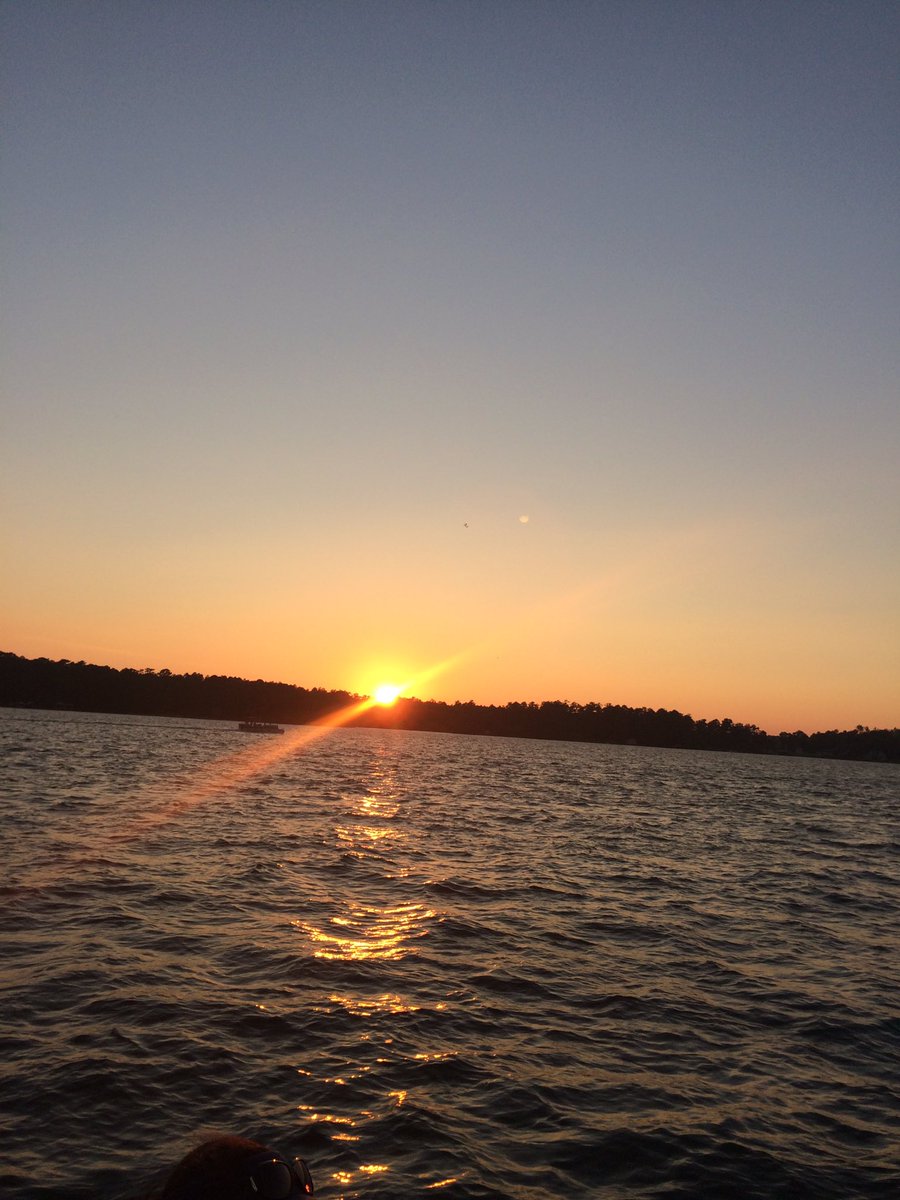 bledsoestephen's tweet photo. I love #lakemartin !!!!! https://t.co/e9PoVatKqI