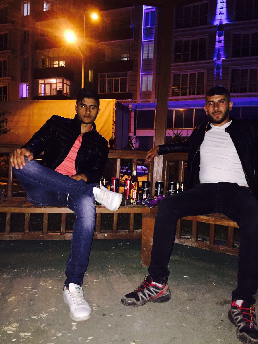 Kusura Bakma Kardeş Öyle Bir Devirde Yaşıyoruz ki Senin En Büyük Dostun Para Olmuş Gerisi Yalan Olmuş🔥