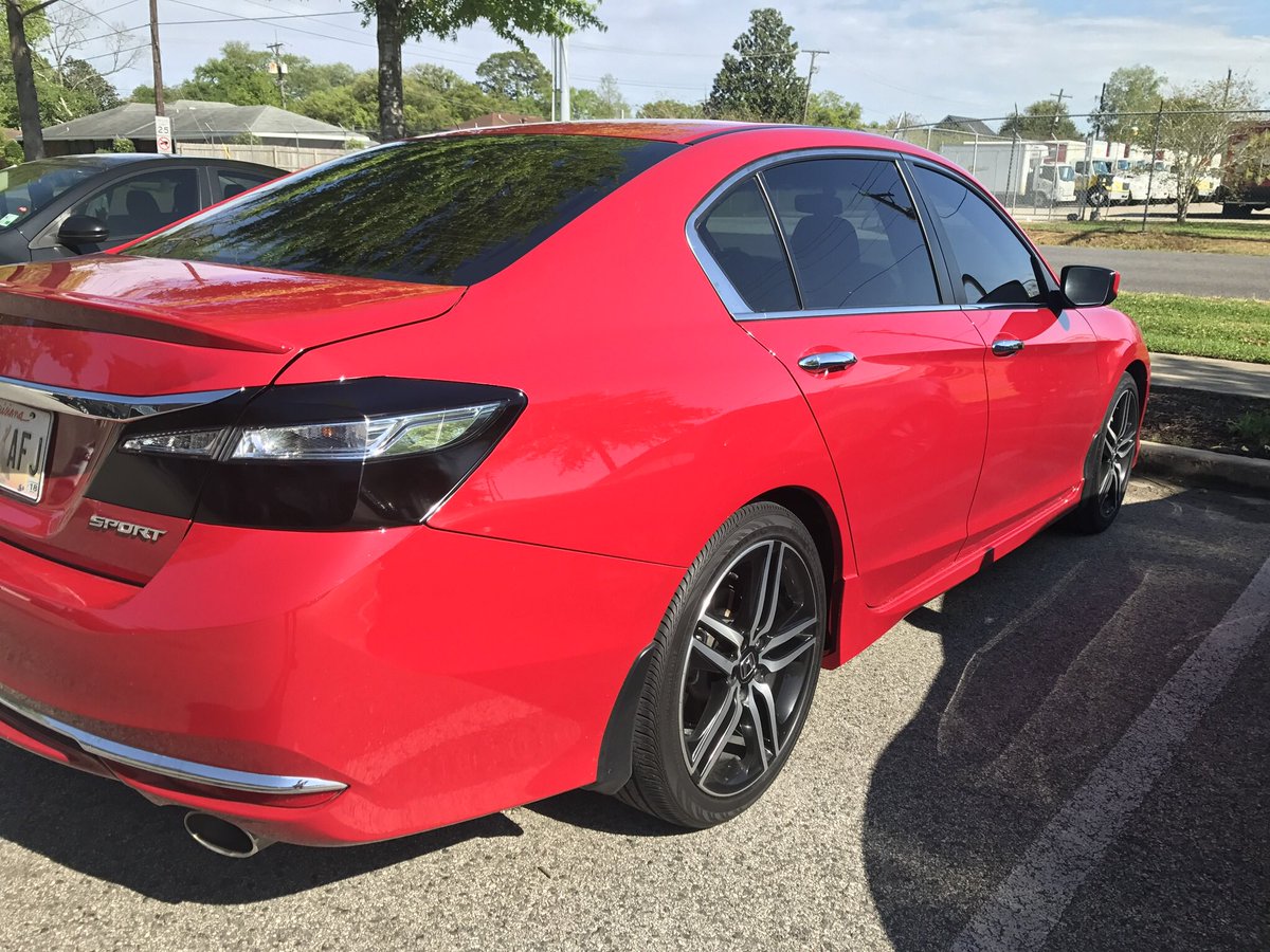 papiran7's tweet image. I'm a college student just trying to be great. I have my own car tinting/customization shop. Please RT me, next customer may be on your TL.