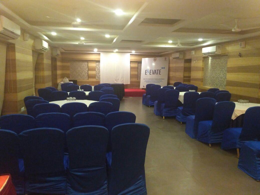 raj_mudhireddy's tweet photo. All set for Kalburgi Elevate 100..
#Elevate100 #Sandboxstartups #Startupkar https://t.co/VLLCziuHda
