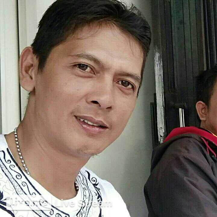 dikaepanka's tweet photo. ✨🎂Santai dan hangout bareng dengan #liveme Xdikaepanka:kopdar yuk  https://t.co/xJjsKwQdCi https://t.co/FyU5OpwlWk