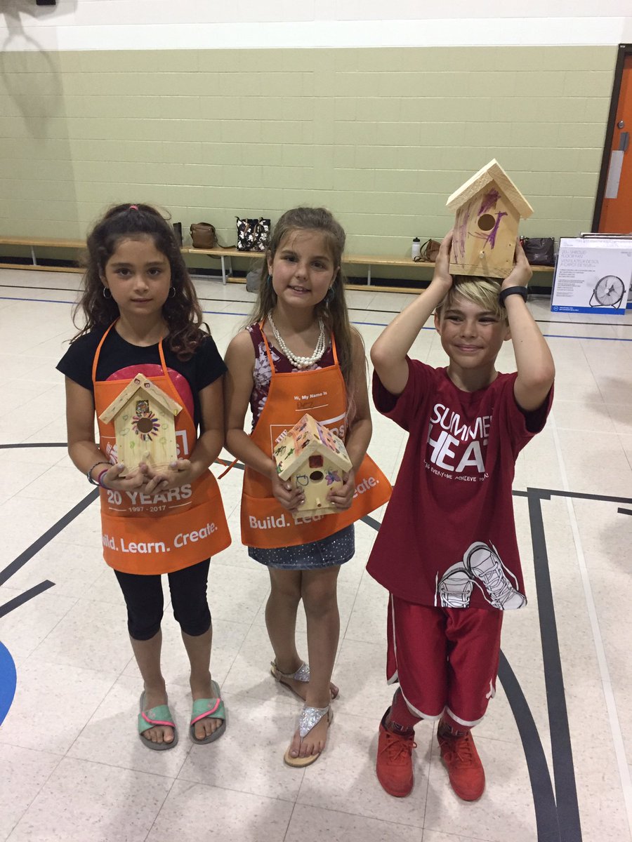 KStewart_KSD's tweet photo. Thank you @HomeDepotCanada!! We had so much fun building bird houses! #dsbnsummerheat @SSSummerHEAT https://t.co/EuEZCn1q2n