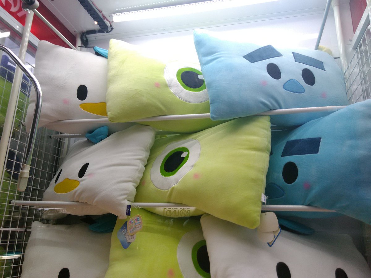 ラウンドワンスタジアム半田店 ディズニーのマシュマロクッション 気持ちよぉーく寝てしまいそうな手触り ディズニークッション ラウンドワン