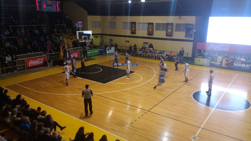 PergaminoApb's tweet photo. #Final semi
#Pergamino 70-83 BahíaB
Lamentablemente no se pudo pasar a la final y enfrentamos mañana 10.30hs a La Plata por el 3°p.
#PU19 https://t.co/cnOvtXxVdT