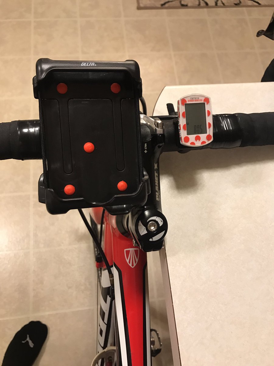 kcmiller85's tweet photo. If you see me on the road tomorrow & I'm looking down, I'm probably watching funny cat videos thanks to my new phone holder! 🚴🏼#fatguybiking https://t.co/bK9Q3tRgHV