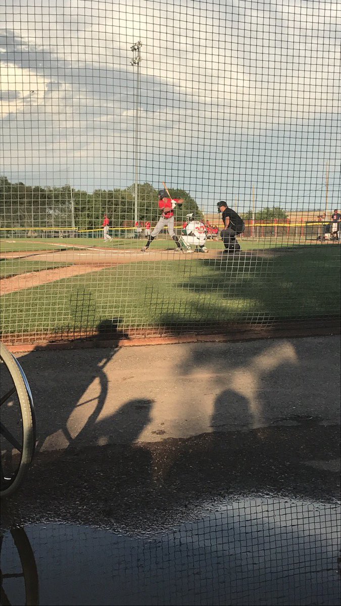 jerrob06's tweet photo. Great night in #swiftcurrent for some @swiftcurrent57s baseball https://t.co/zY7tLaLj7a