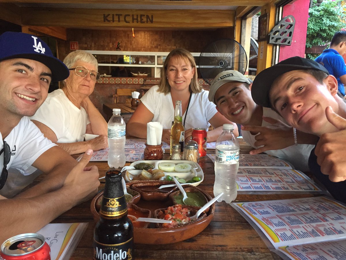 steve_white45's tweet photo. Dinner in Cabo!!! @tscozz6 @matt_white_10 @rueben_ruiz https://t.co/5b3CcbiZad