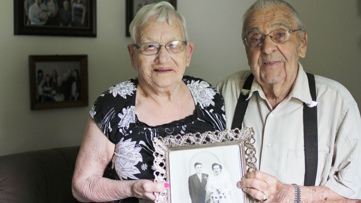 CBCNews's tweet photo. 'Give in a little bit' the secret to a 70 year marriage https://t.co/ktOGRmTgY4 https://t.co/6wPAK87HT8