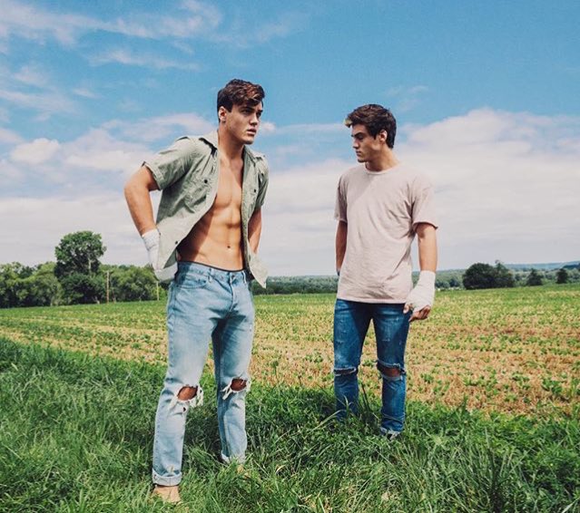 delaineygrace1's tweet photo. thank you @BryantEslava for capturing these amazing photos of Gray and Ethan😍😍 
@GraysonDolan @EthanDolan https://t.co/HS2y8ulbfo
