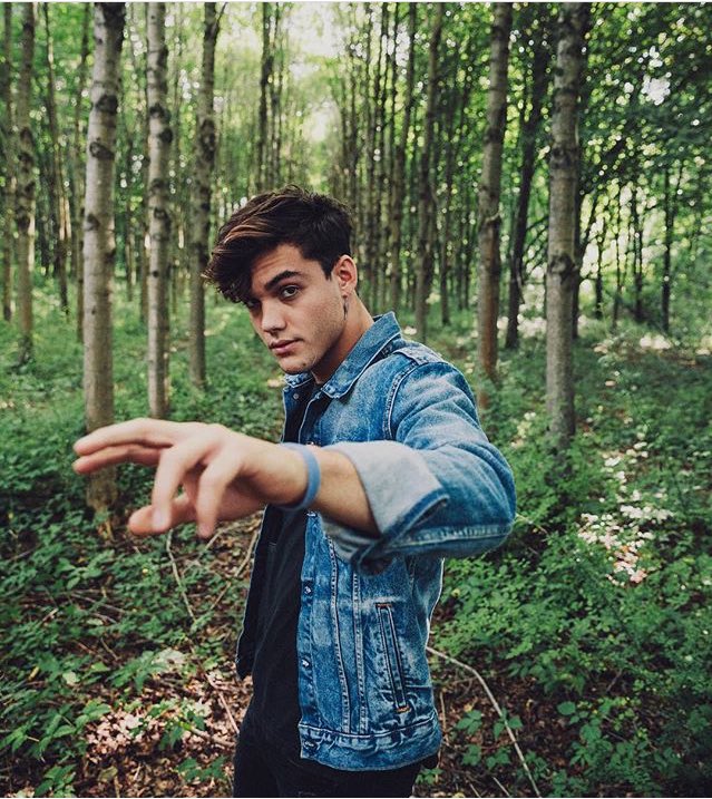 delaineygrace1's tweet photo. thank you @BryantEslava for capturing these amazing photos of Gray and Ethan😍😍 
@GraysonDolan @EthanDolan https://t.co/HS2y8ulbfo