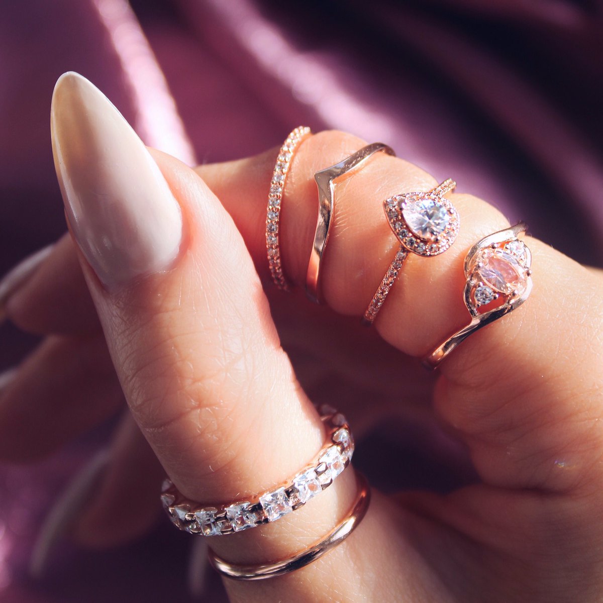 IndigoLune's tweet photo. Rose Gold Collection ✨🌙 https://t.co/62bpqc8msw https://t.co/KWB9OBV3qB