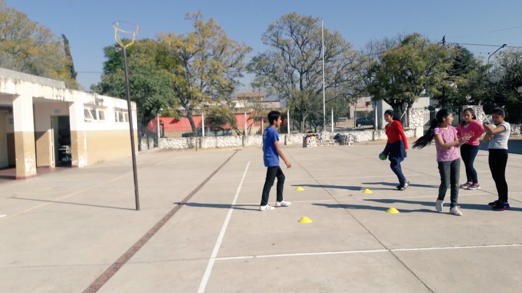 GustavoNavEdFis's tweet photo. Taller de Deportes Escuela Pedro Palacios CAI N°1 - Cestoball @AlancayDel  @GabyMoyata  @artydance23  @patriciapinasco https://t.co/NM8mUw0uvI
