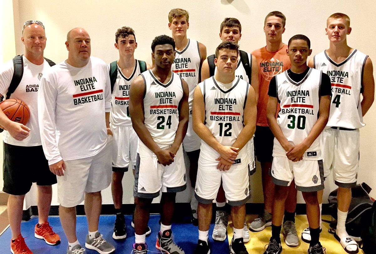 Andershockfam's tweet photo. @Coach_Ellz thank you! This group represented on a big stage. #TeamDef https://t.co/ec85MI8DSX