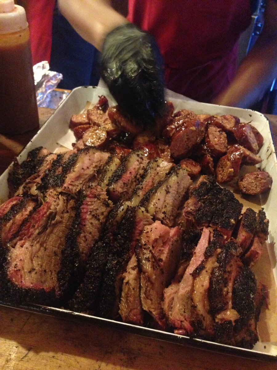 texasqtours's tweet photo. 1st stop today: @StilesSwitchBBQ #TexasBBQ https://t.co/DsfoCxhyjI