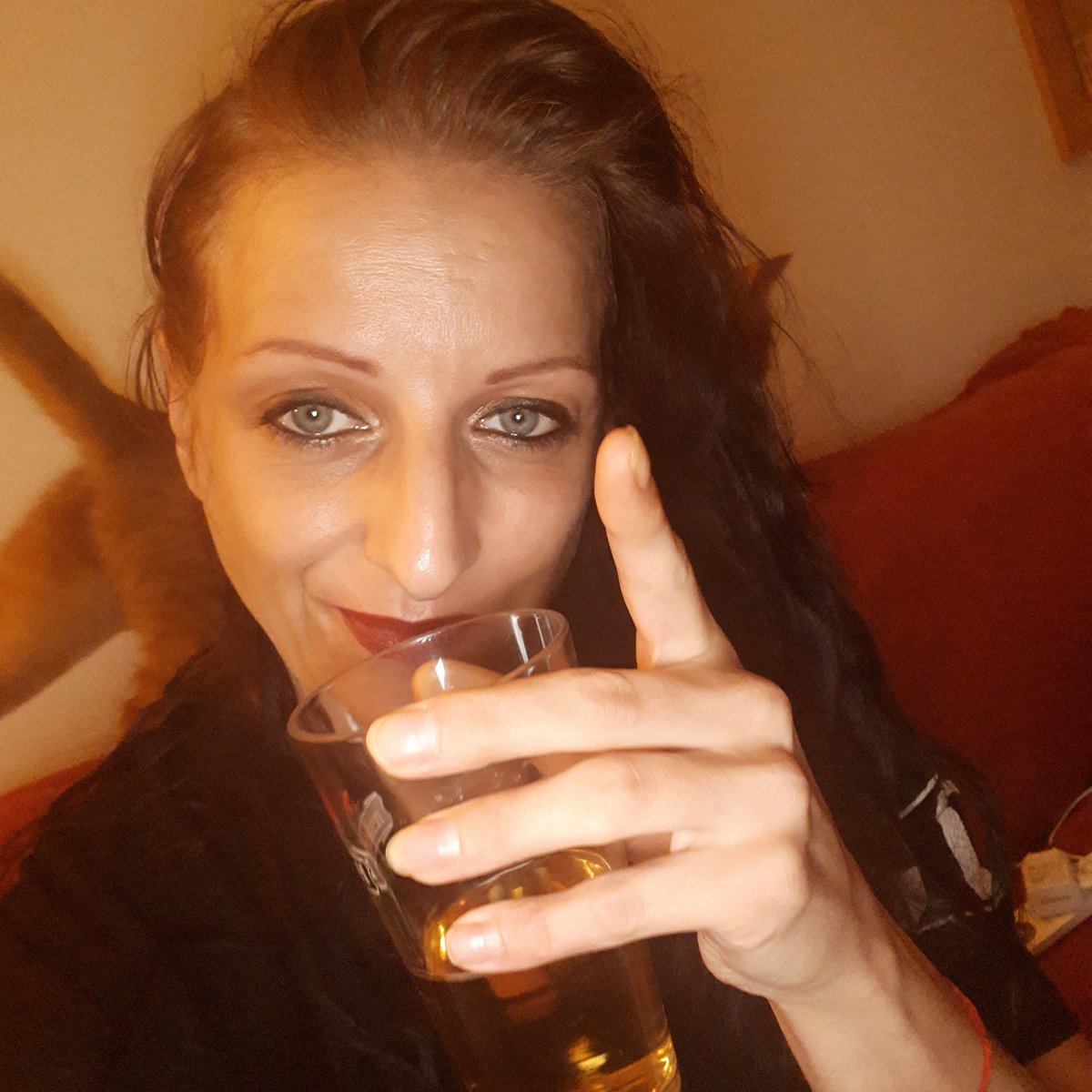 SaraVanhoeck's tweet photo. Proost 🍻😘 https://t.co/FqiZpa5erk