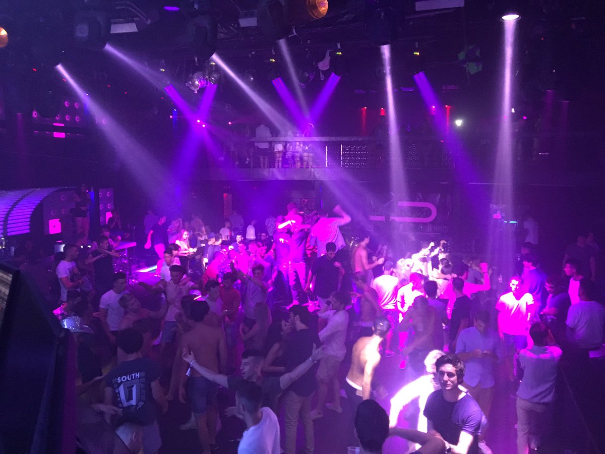 EuroSolutionRes's tweet photo. @djpyb receiving his #promos @rescueclubzante https://t.co/zojrgsbsAj