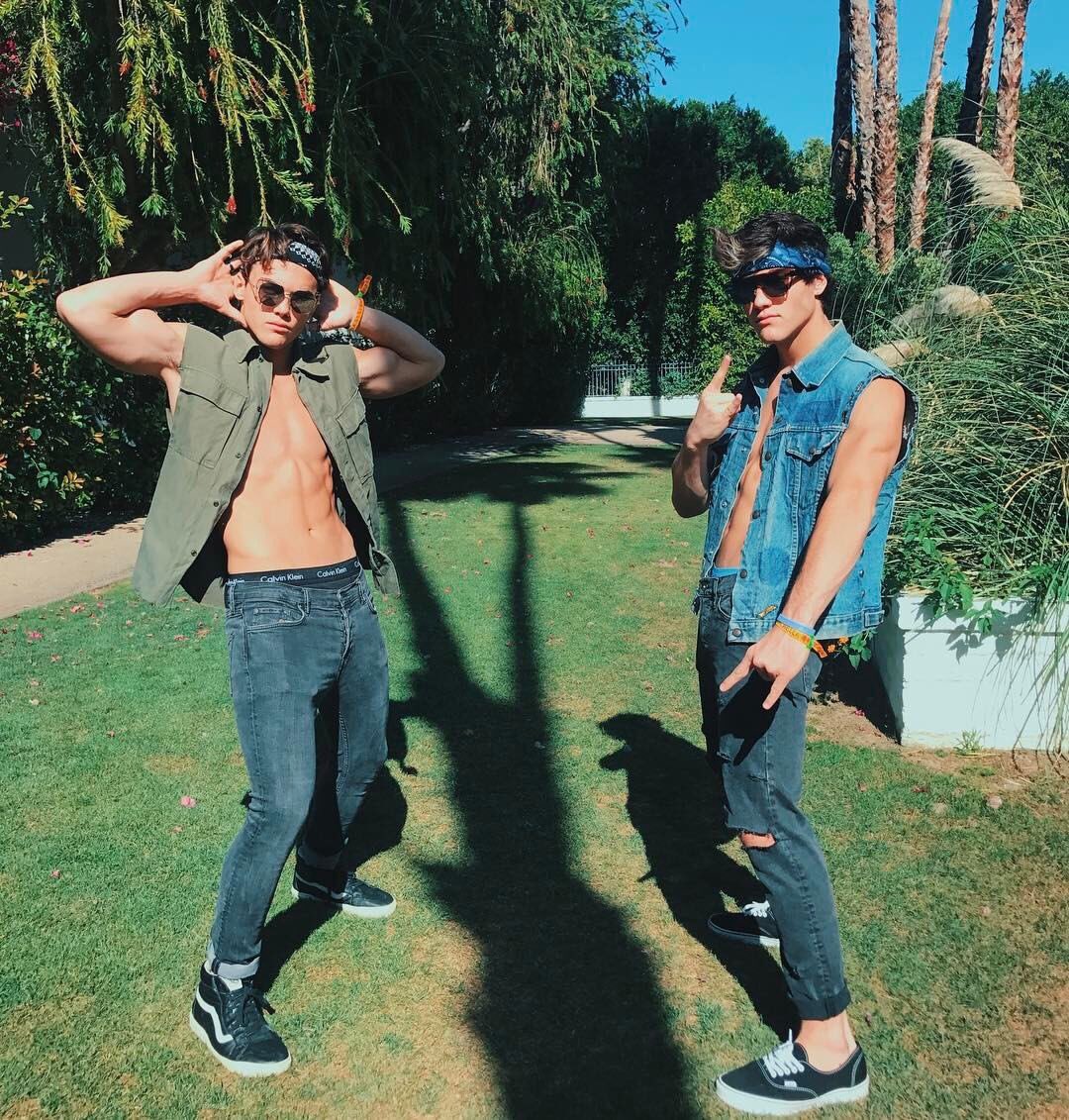 vortexdolan's tweet image. Would you rather: be the girl Grayson thinks is hot or the girl Ethan falls in love with?