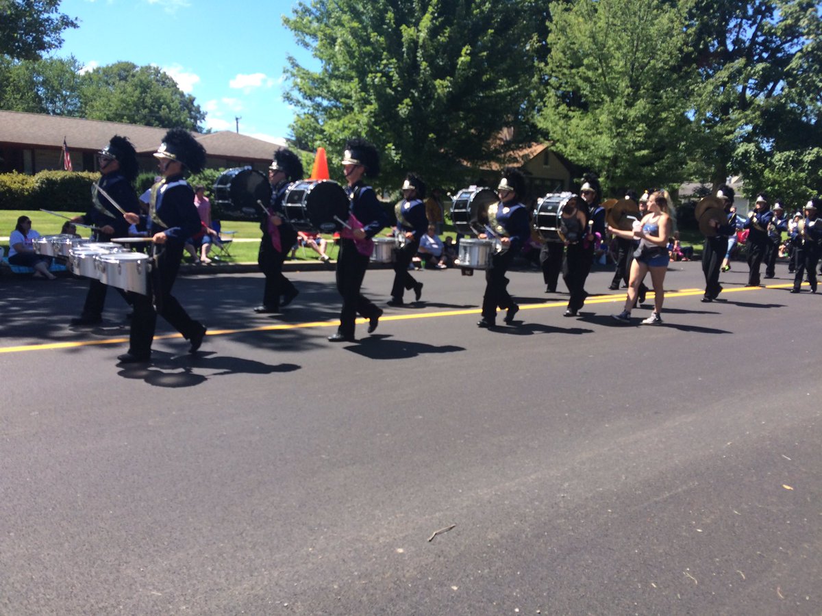 JenSass3's tweet photo. NPHS Band reppin' NPHS at the Hometown Days parade! #nphspride #makinggoodchoices #stillrockinNPHSactivitiesin🌞 https://t.co/57DoITF9vn