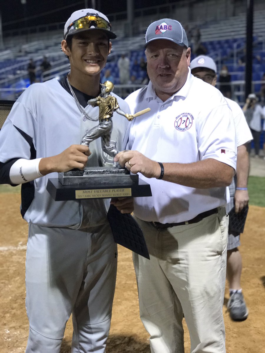 MmwsSocial's tweet photo. Tournament Co-Director Ray Brown, CABC Vice President, awarding Elias Rios of the @C_Nighthawks15U the MVP trophy. #MMWS17 https://t.co/01m2neNe2V