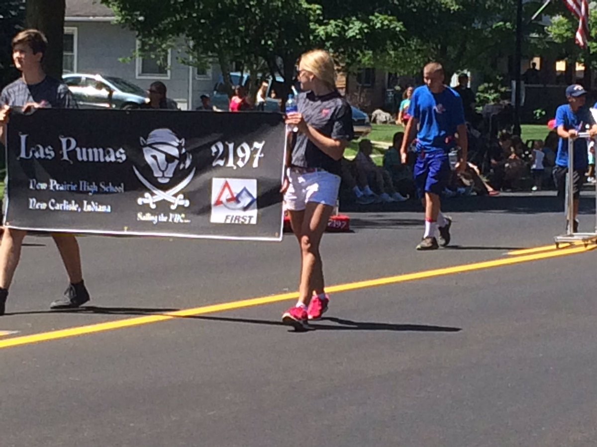 JenSass3's tweet photo. NPHS Las Pumas Robotics team reppin' NPHS at the Hometown Days parade! #nphspride #makinggoodchoices #stillrockinNPHSactivitiesin🌞 https://t.co/eVCHRbgLEu