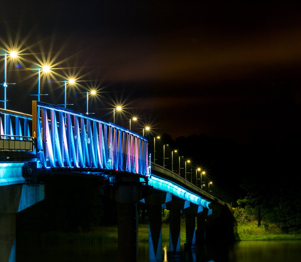 murphychatt's tweet image. Huh, who knew the Two Rivers Bridge lights up at night?? I definitely need to get out more!!