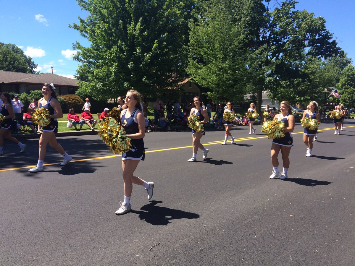 JenSass3's tweet photo. NPHS Dance team reppin' NPHS at the Hometown Days parade! #nphspride #makinggoodchoices #stillrockinNPHSactivitiesin🌞 https://t.co/NVTkm2URUt