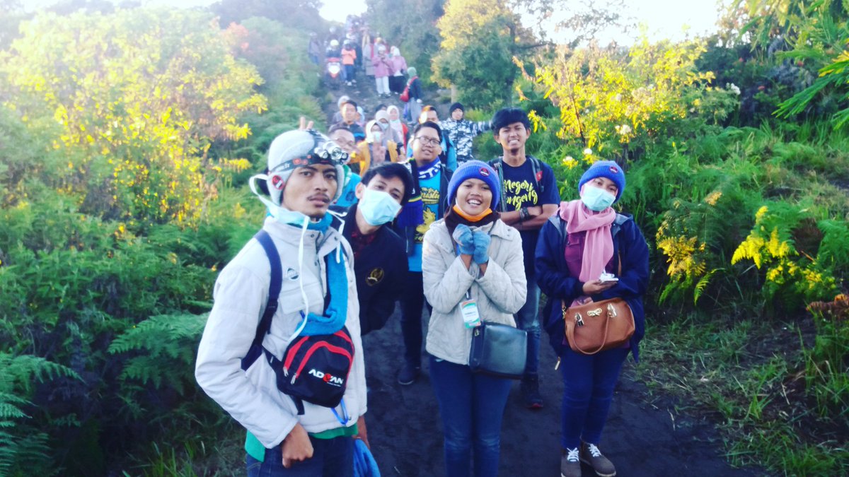 #latepost sesaat setelah turun dari Pananjakan 2 kawasan wisata Gunung Bromo 'Vacation In Bromo'
<a href="/Fatinistic/">Fatinistic OFFICIAL</a> <a href="/FatinSL/">Fatin Shidqia Lubis</a>