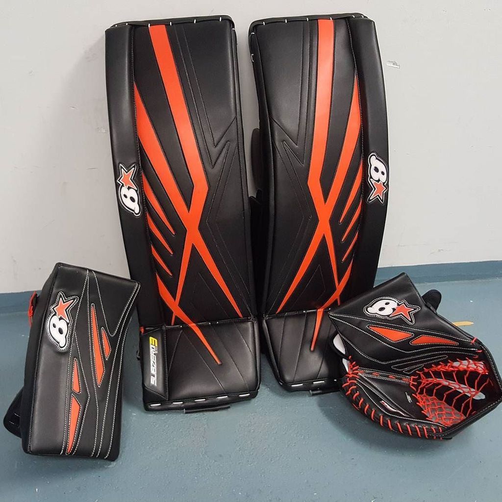 GoaliePro's tweet photo. Great looking custom set on its way to the waiting customer. SubZero pads and G-Netik gloves. @goaliesonly #kingsofcustom https://t.co/O47hT2Yk9F