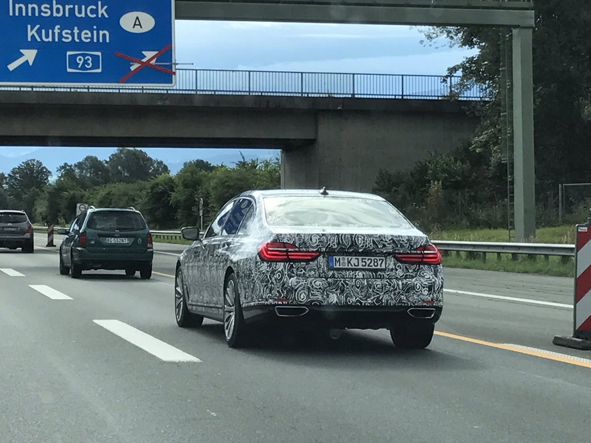 Wat is dit anders dan de 7-serie #autovisie #bmw <a href="/Autovisie/">Autovisie</a>
