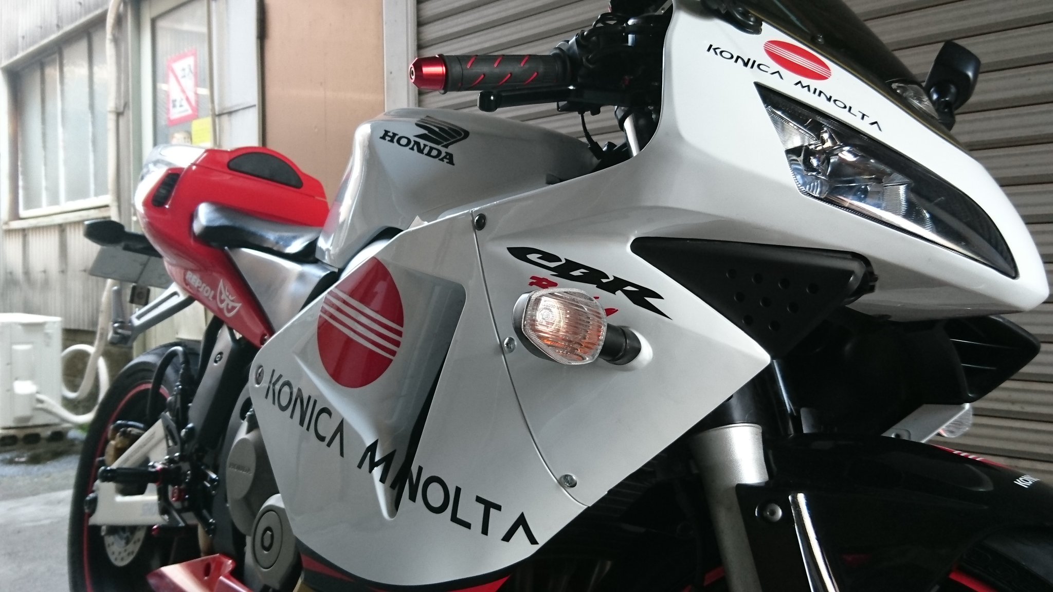 Yuki Cbr1000rr 赤のコニカミノルタ もう二度と中華カウル付けたくない D コニカミノルタ Cbr600rr 中華カウル