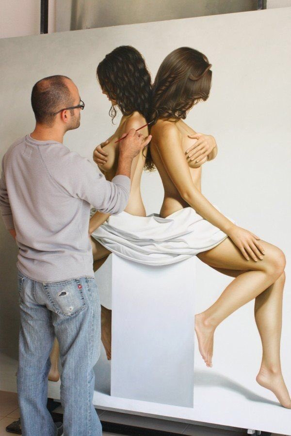 CarpeVinum_'s tweet photo. Hyper-realistic paintings by Omar Ortiz https://t.co/Odc6Td6puI