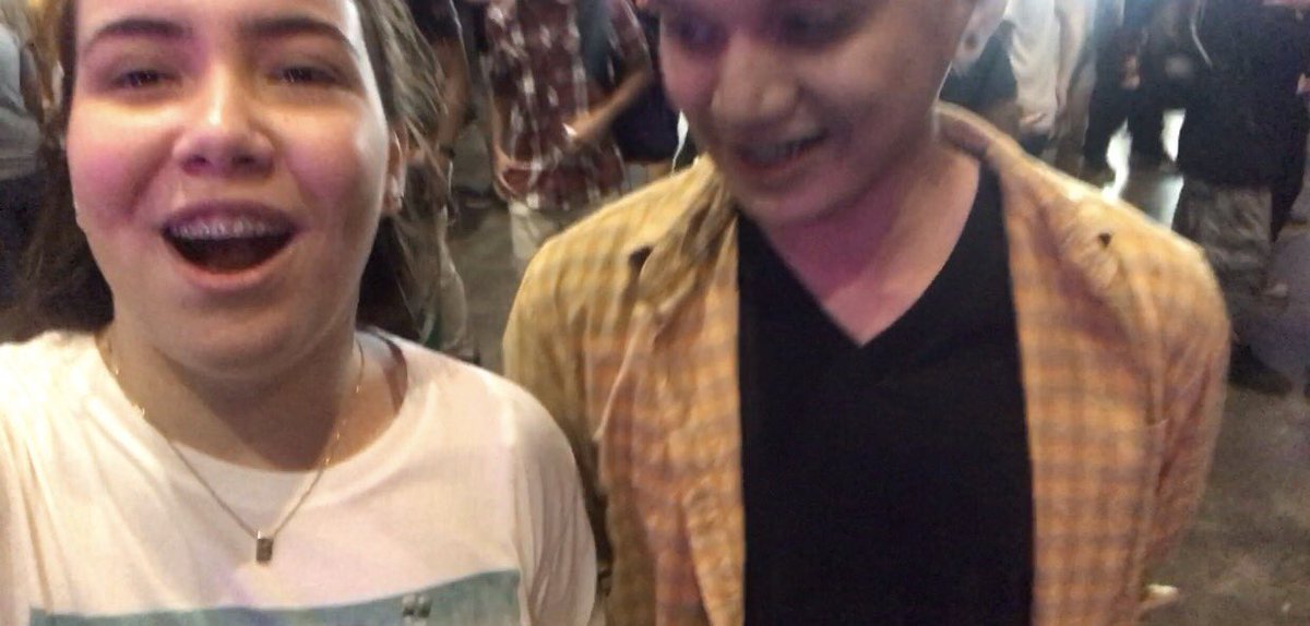 smnthasbllo's tweet photo. Yung gugawa ka ng first vlog mo then nakita mo yung crush mong youtuber HAHAHAHAHAHA ❤️ hi kuya @clarothethird #fangirlingaf SUPPORT ME PLS😂 https://t.co/ZZF8Aw7Kgg
