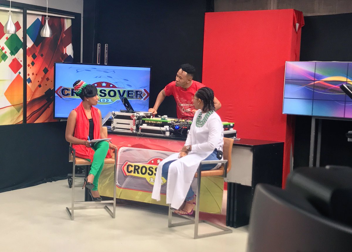ernest_diha's tweet photo. Now live in studio is the Nigerian 🇳🇬 songbird @AdaEhi #Crossover101 https://t.co/LIsqeeHpay