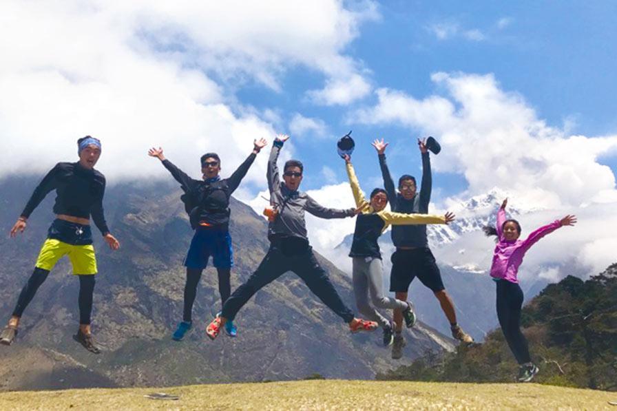 newscientist's tweet photo. Children run Everest Marathon after quake destroys their home https://t.co/27eutMsUM3 https://t.co/SKU6DhDiNq