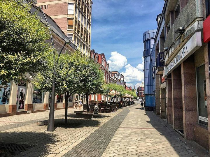 MojaSrpska's tweet photo. Autor @zekyybl ・・・ Prijedor #ig_srpska #mojasrpska #prijedor #promenade #streetphotography #republikasrpska #repib… https://t.co/2jQt6yQeGy https://t.co/aL4XnOUrQb
