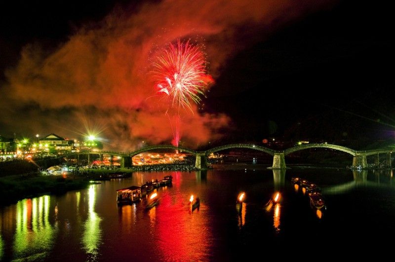 JapanTravel_Fr's tweet photo. Au Japon l'été est synonyme de festival ! Aperçu des célébrations estivales de #Yamaguchi en images https://t.co/0xmdnfHyb2 https://t.co/ahF4agmlWT