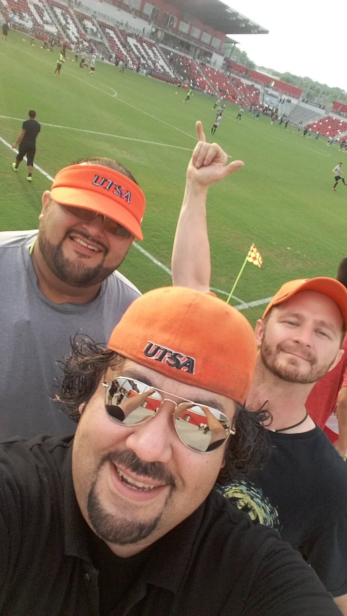 notapar72's tweet photo. #birdpack will run again. @Flipmoji @tejas_e My brothers. https://t.co/aBCeYuoPdc