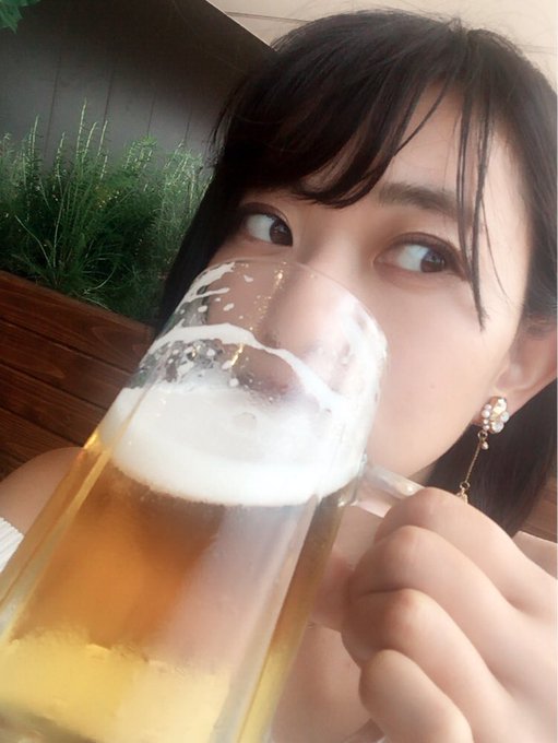 1 pic. 競馬場で飲むビールは最高だな〜〜

 #うまび https://t.co/17gRHquuQ8
