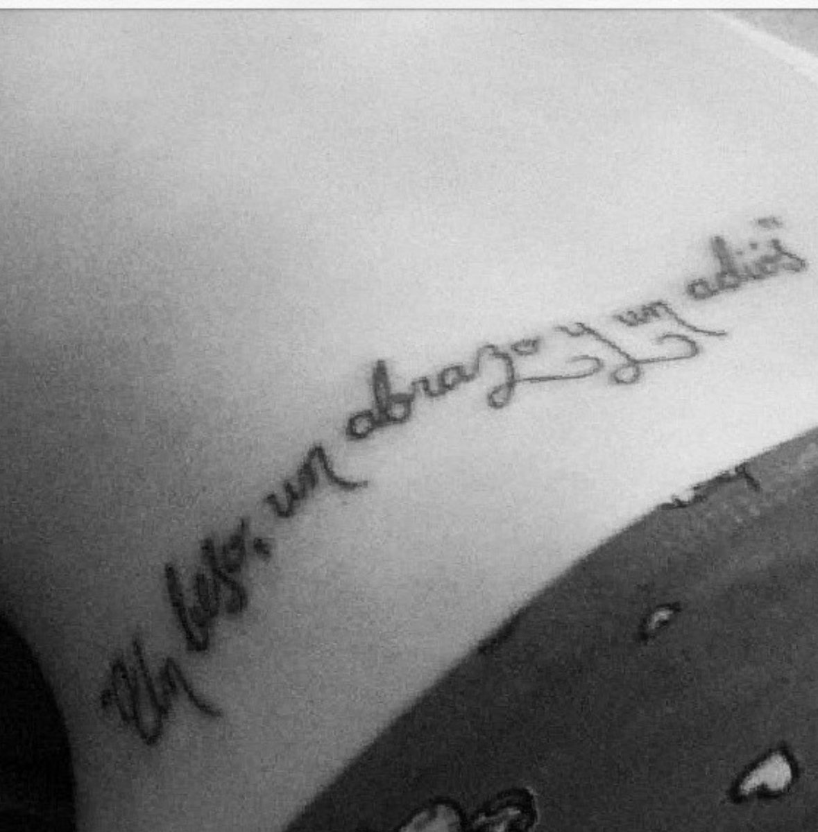 Adryma's tweet photo. #TengoTatuado "Un beso, Un abrazo y un adiós" https://t.co/orQOQHK1TB