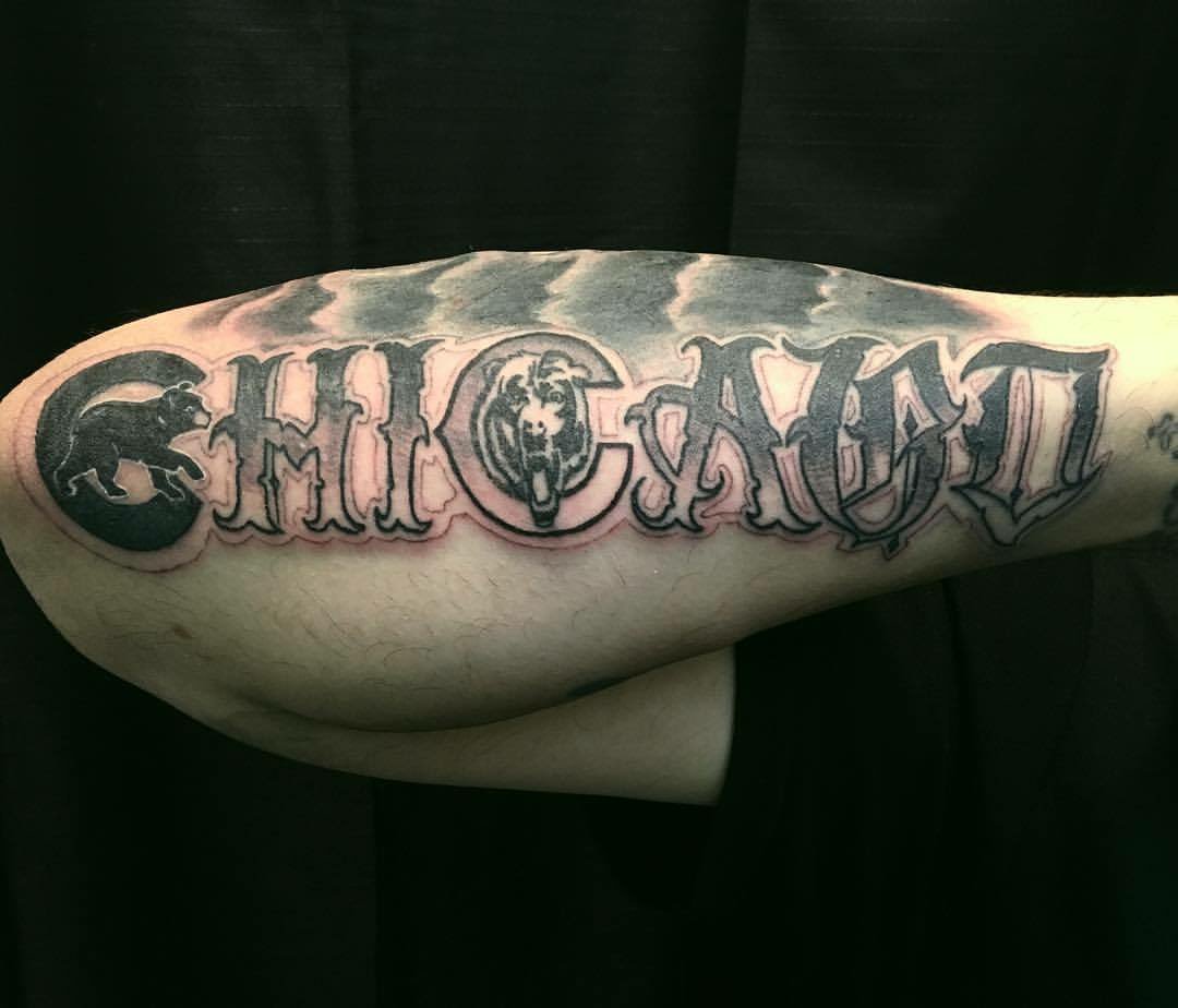 RippdCanvas's tweet photo. #chicago on my homie @berto_dsk___ #chitown #chicagocubs #chicagobears #script #scriptkilla #letteringtattoo #letterhead #rippdcanvas https://t.co/XaPEXS8Rp4