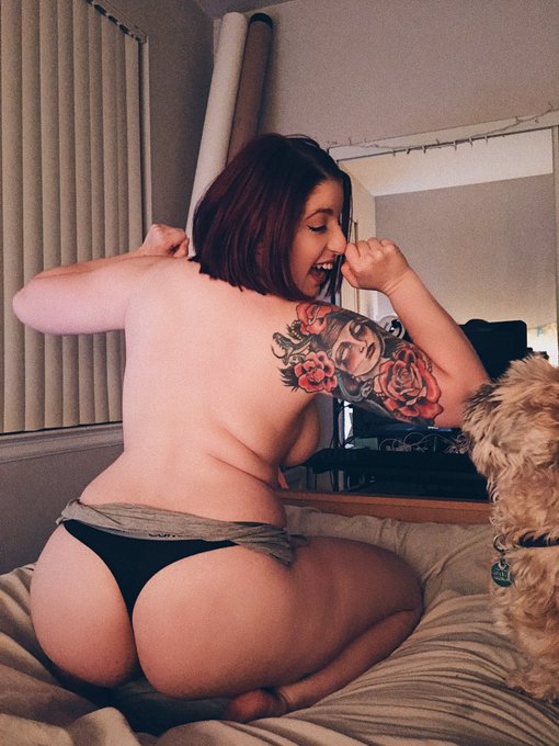 milo is like "hoe why don't you ever put a shirt on?"  &macr;\_(ツ)_/&macr; don't judge me milo https://t.co/qt<a href="/tag/nsfw"class="tags"><span>#nsfw</span></a>