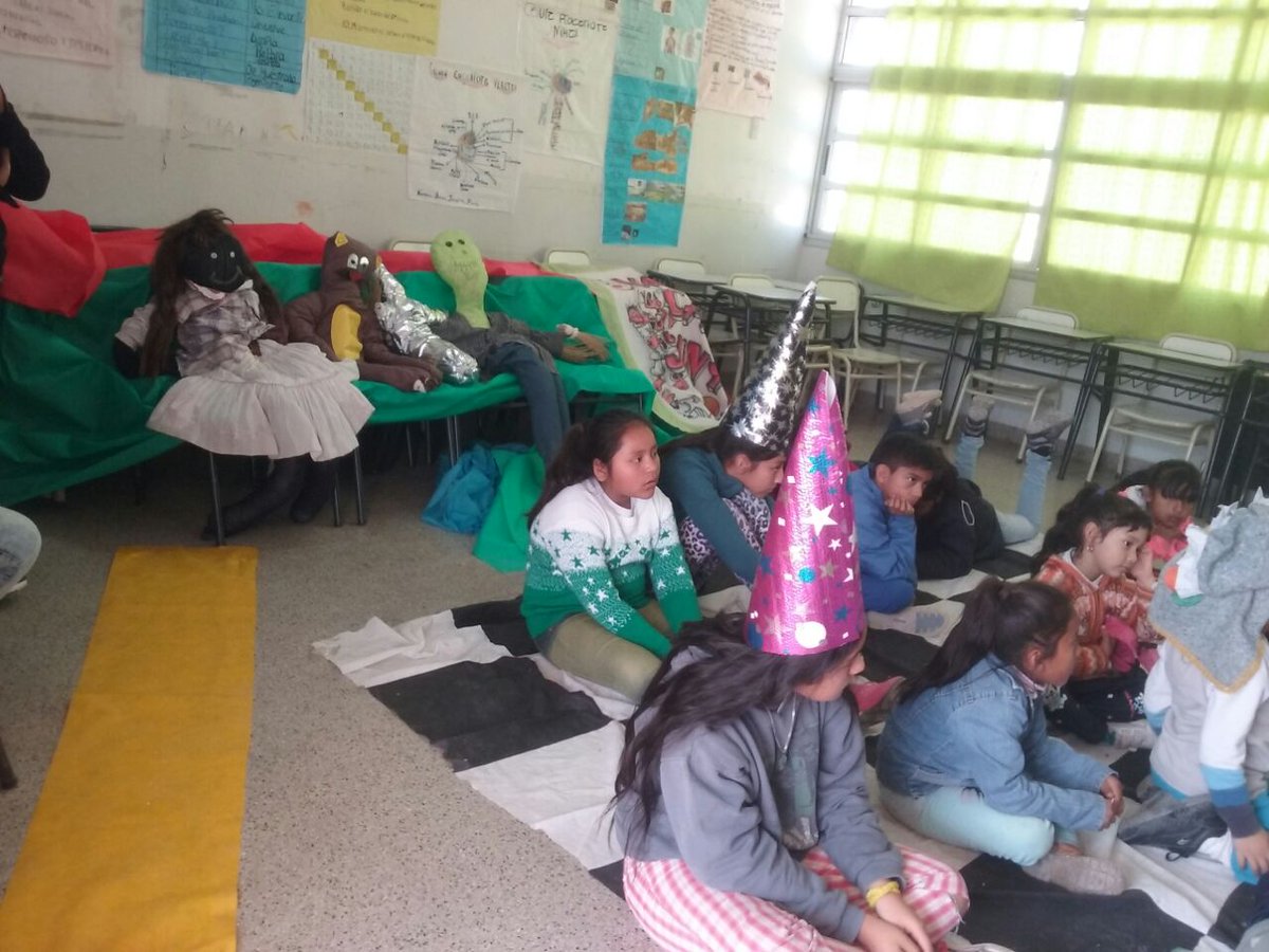 AlancayDel's tweet photo. #FestiTertulias sede zona sudeste @CAI21TODOVUELVE. Felicitaciones a las #MaestrasComunitarias y #MaestrasSocioEducativas por la dedicación! https://t.co/iRgs1Rilw0