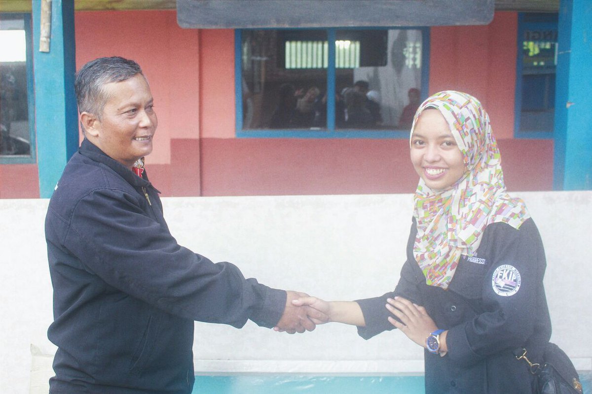BEMFKIP_UNLA's tweet photo. -Sabtu, 29 Juli 2017-
[BAKSOS]

Alhamdulillah program kerja BEM FKIP yaitu Baksos ke SD Wangiwisata Majalaya berjalan lancar.

[MENSOS] https://t.co/yITfc9h4HG