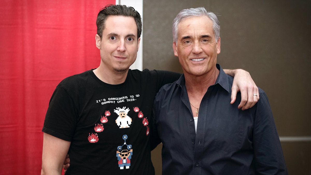 Nerd_Church's tweet photo. ⚡️Some of my fondest memories are watching Flash w/my dad. Finally got to meet @JohnWesleyShipp, and he couldn't possibly be any cooler!😁⚡️ https://t.co/cH7OcLw3dK