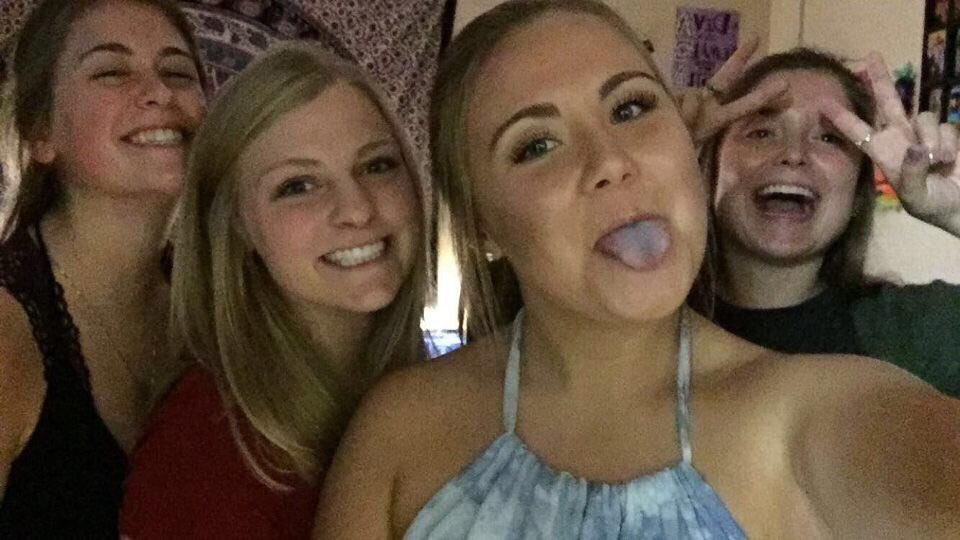 katiequillenx3's tweet photo. HBD @kenzzziee27 π love u more than margs and shogun!can't wait to double bday celebrate when we get back π #lookhowcloseweare https://t.co/WJFT82YO4i