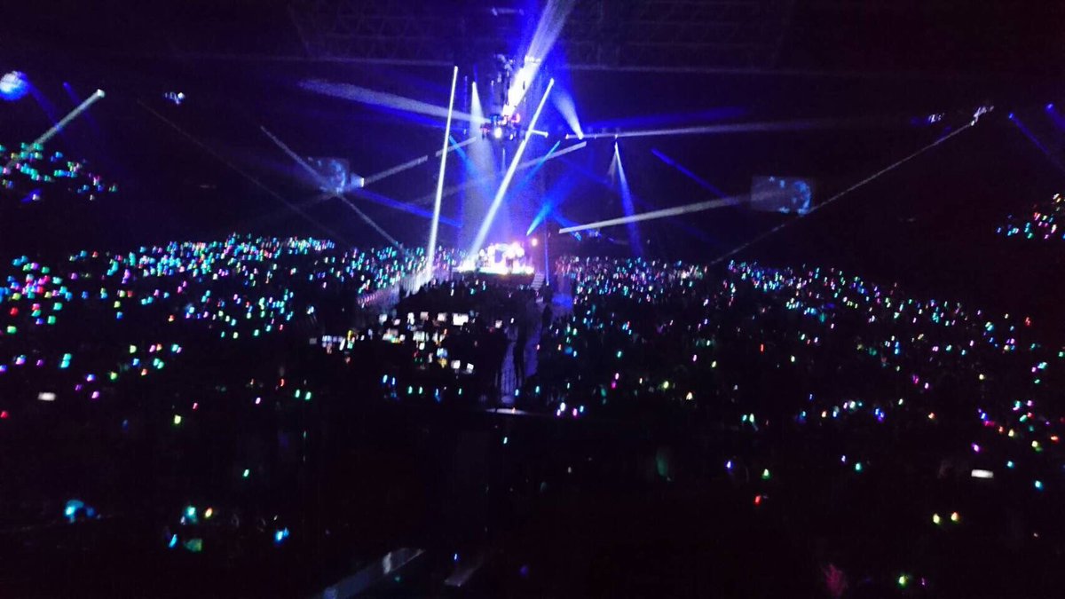 UPvh1j's tweet photo. 2016年 5月3日 thedinner初参戦マリンメッセ福岡に初めてセカオワのライブ見に行きました(*´꒳`*)
幻想的な世界観で凄かったです！！
初めのanti-heroで泣きました！
生のセカオワはこんなに感動するんだと思いました！
一生残る思い出となりました！ https://t.co/UGblcOa7Bx