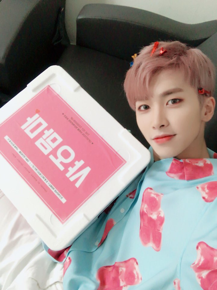 UP10TION's tweet photo. [#고결] 먹고 힘 낼게 고마워욧
[#샤오] 잘 먹을게요❤️  #The1st_TENSIONUP #PTA https://t.co/62SQANhGdt