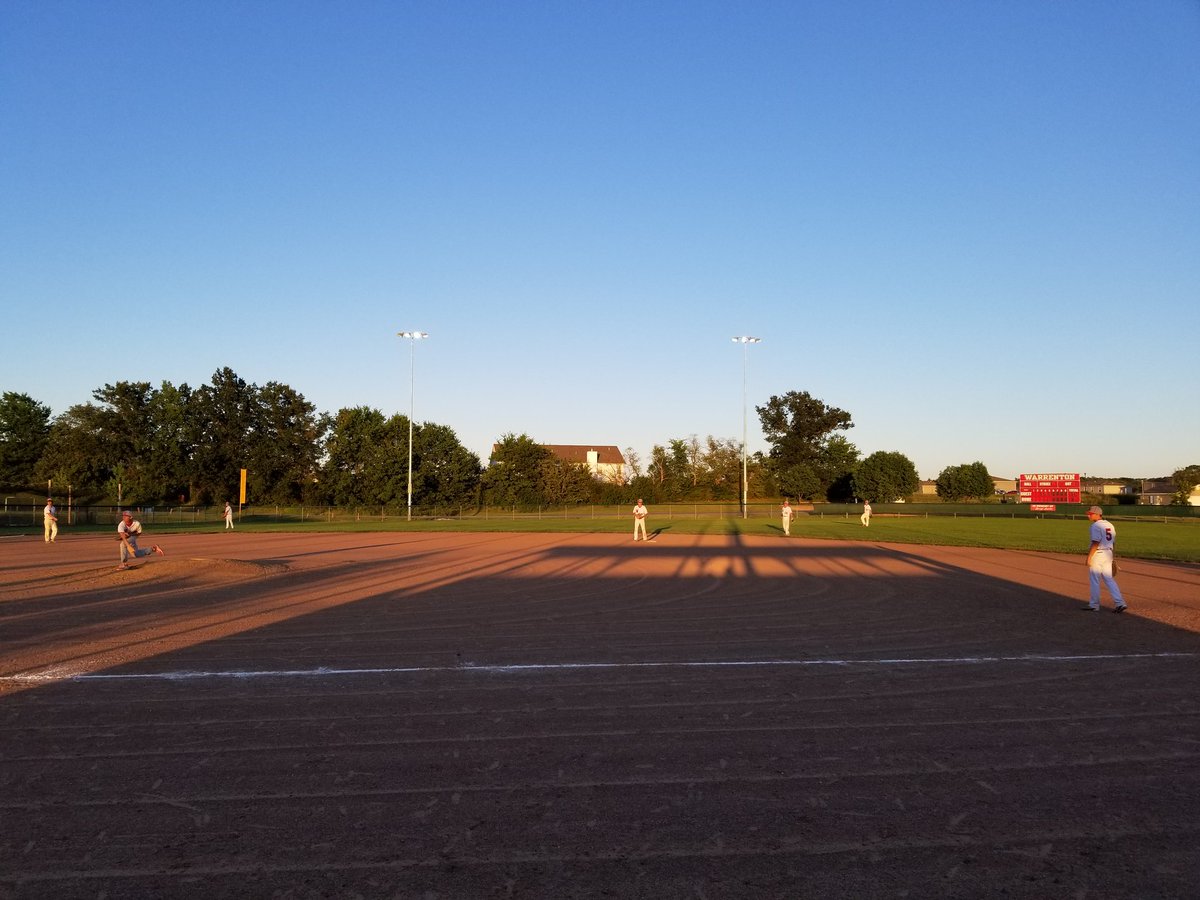 WarCoR3Baseball's tweet photo. Baseball alumni game 2017. Game under the lights. @Dallas_Johnson2 @BerreyChad #alumgotitdone https://t.co/aVSqNmbJAE