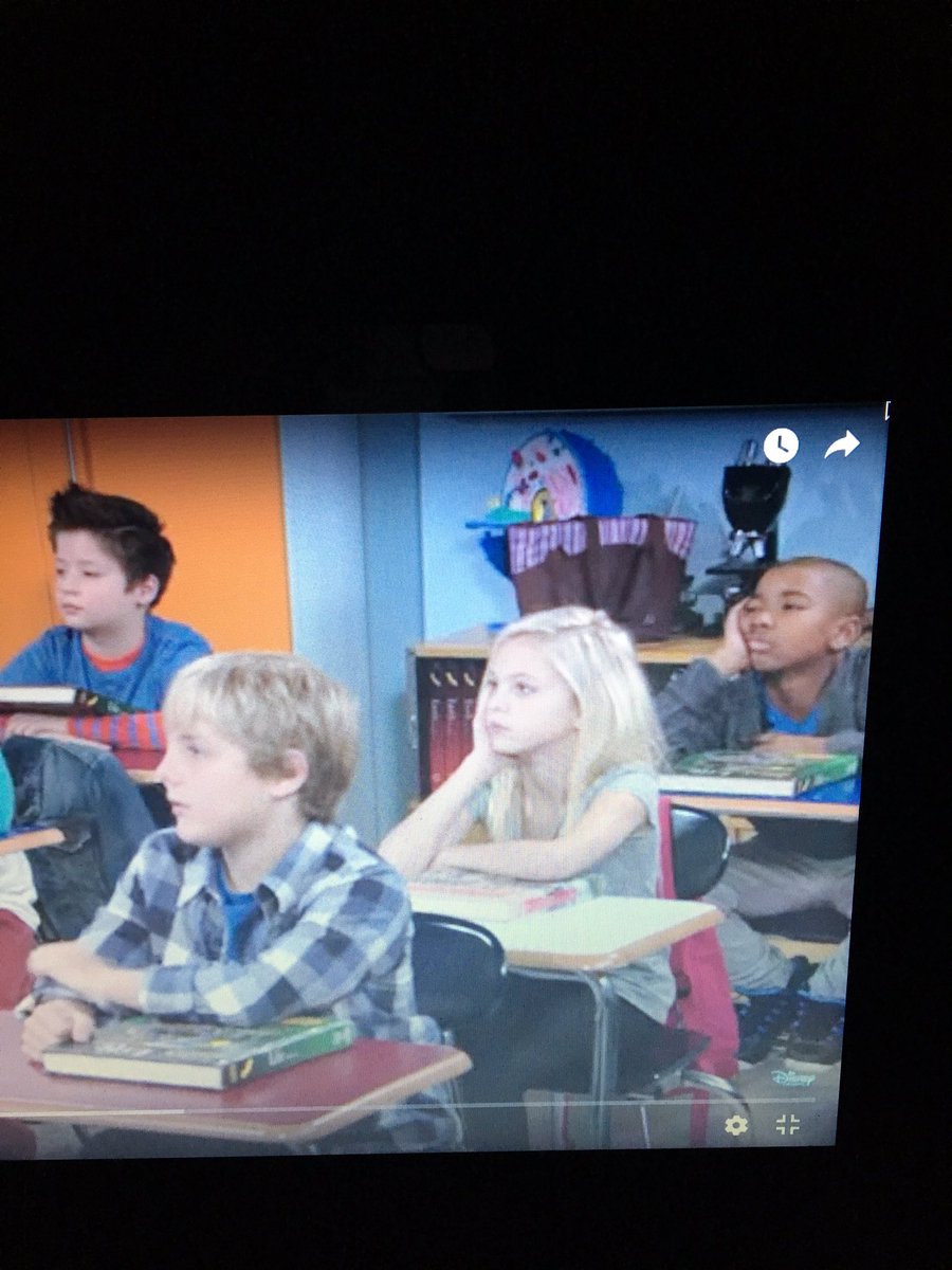 iamlilbyrd's tweet photo. watching shake it up look who I spotted 😂@LILKIDA8 https://t.co/eQAbt8Il1d